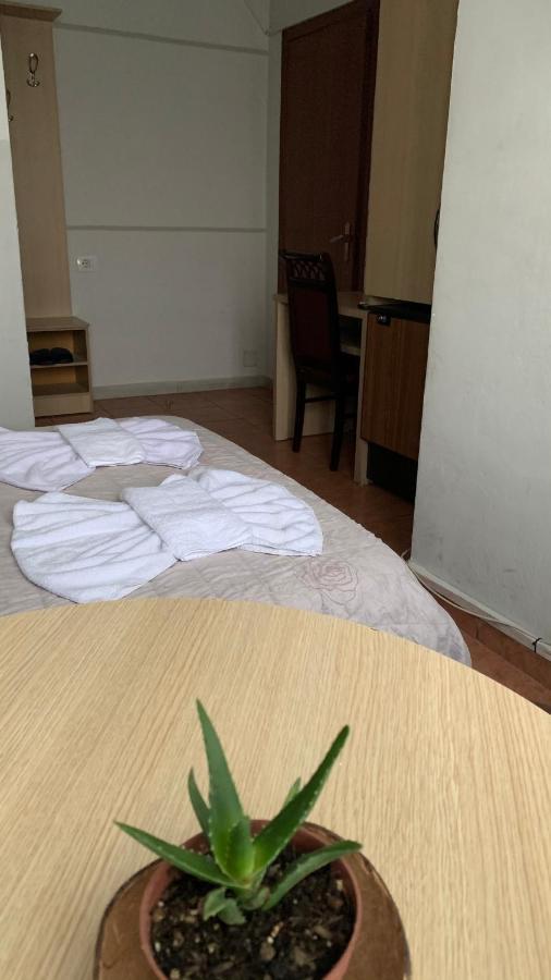 Guest House De Rada Tirana Extérieur photo