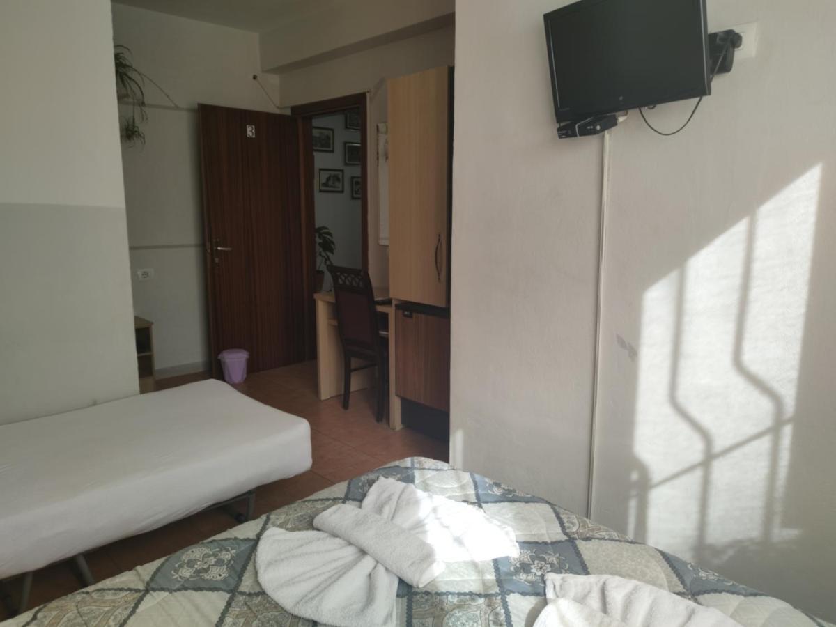 Guest House De Rada Tirana Extérieur photo