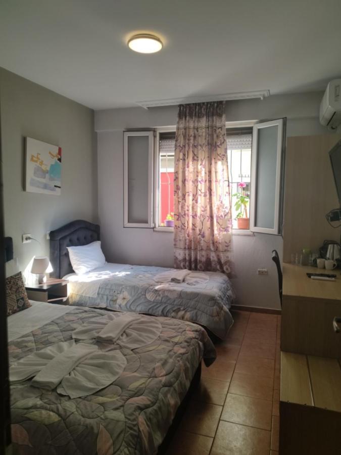 Guest House De Rada Tirana Extérieur photo